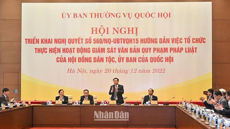 Dinh Hue y los vicepresidentes de la ANV dirigen la reunión. Dinh Hue y los vicepresidentes de la ANV dirigen la reunión.