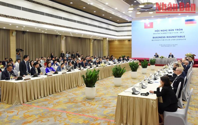 .Empresarios de las dos partes comparten sobre su proceso de desarrollo y contribución a la economía de su respectivo país y su demanda hacia el mercado contraparte. .Empresarios de las dos partes comparten sobre su proceso de desarrollo y contribución a la economía de su respectivo país y su demanda hacia el mercado contraparte.