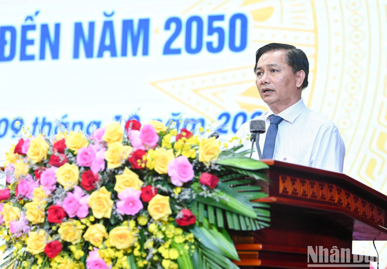 El presidente del Comité Popular de Soc Trang, Tran Van Lau.