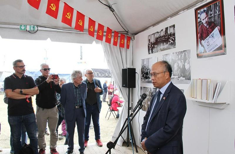 El embajador Dinh Toan Thang da sus palabras. (Fotografía: Nhan Dan) El embajador Dinh Toan Thang da sus palabras. (Fotografía: Nhan Dan)