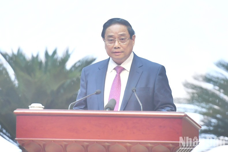 El primer ministro del país, Pham Minh Chinh, habla en la reunión. El primer ministro del país, Pham Minh Chinh, habla en la reunión.