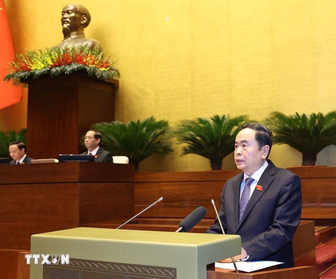 El presidente de la Asamblea Nacional, Tran Thanh Man, pronuncia el discurso de apertura. El presidente de la Asamblea Nacional, Tran Thanh Man, pronuncia el discurso de apertura.