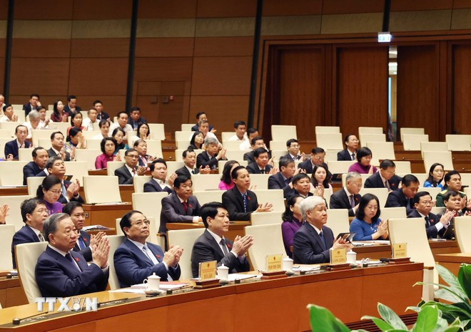 Los dirigentes del Partido y del Estado, junto con los diputados, en la sesión inaugural de la reunión. Los dirigentes del Partido y del Estado, junto con los diputados, en la sesión inaugural de la reunión.