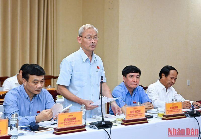 El jefe de la Comisión de Finanzas y Presupuesto de la Asamblea Nacional, Nguyen Phu Cuong. El jefe de la Comisión de Finanzas y Presupuesto de la Asamblea Nacional, Nguyen Phu Cuong.