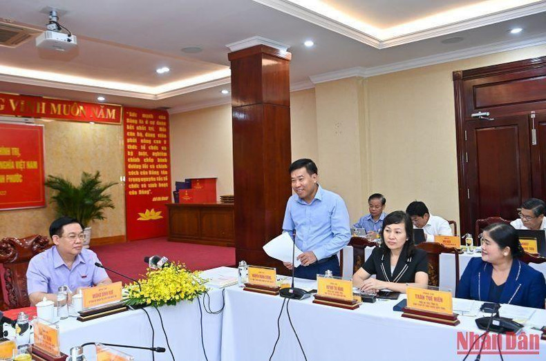 El secretario del Comité partidista en Binh Phuoc, Nguyen Manh Cuong. El secretario del Comité partidista en Binh Phuoc, Nguyen Manh Cuong.