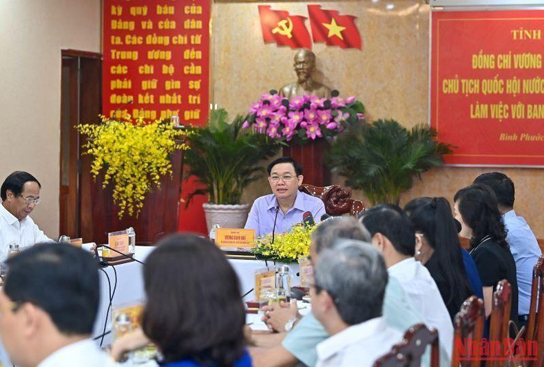 Vuong Dinh Hue ofrece sus opiniones. Vuong Dinh Hue ofrece sus opiniones.