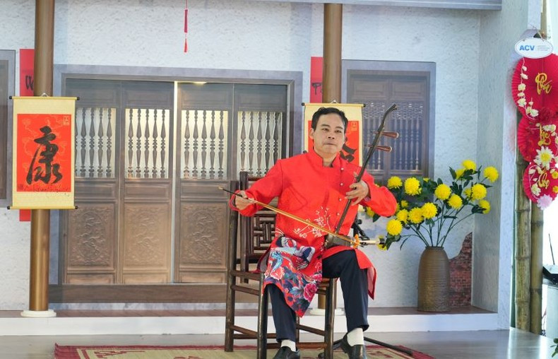 Espacio artístico imbuido del espíritu del Tet en la puerta de entrada aérea de la capital vietnamita. Espacio artístico imbuido del espíritu del Tet en la puerta de entrada aérea de la capital vietnamita.