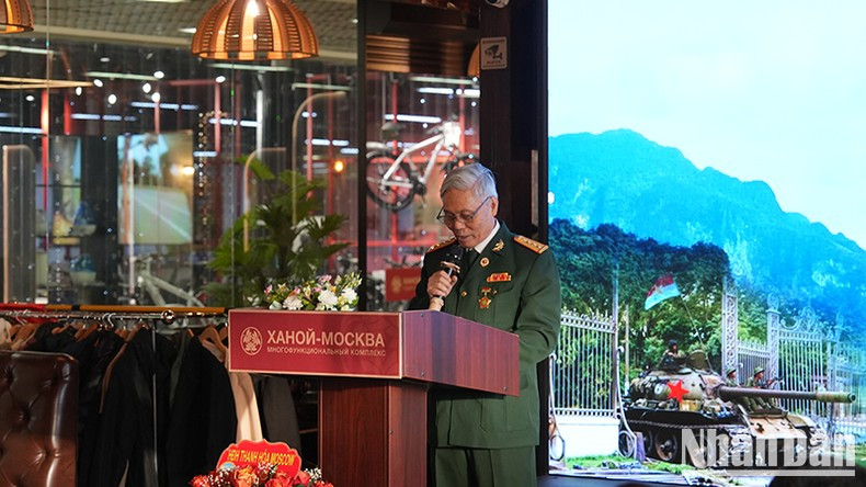 Le Cong Niem, presidente de la Asociación de Veteranos de guerra de Vietnam en Rusia, interviene en la cita. Le Cong Niem, presidente de la Asociación de Veteranos de guerra de Vietnam en Rusia, interviene en la cita.