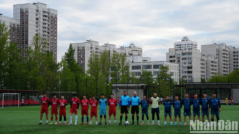 Con el torneo se pretende saludar las efemérides de Vietnam en mayo y crear un lugar de intercambio para los coterráneos que hacen negocios en Sadovod, en aras de desarrollar el movimiento de práctica de deportes entre la comunidad vietnamita radicada en Rusia.