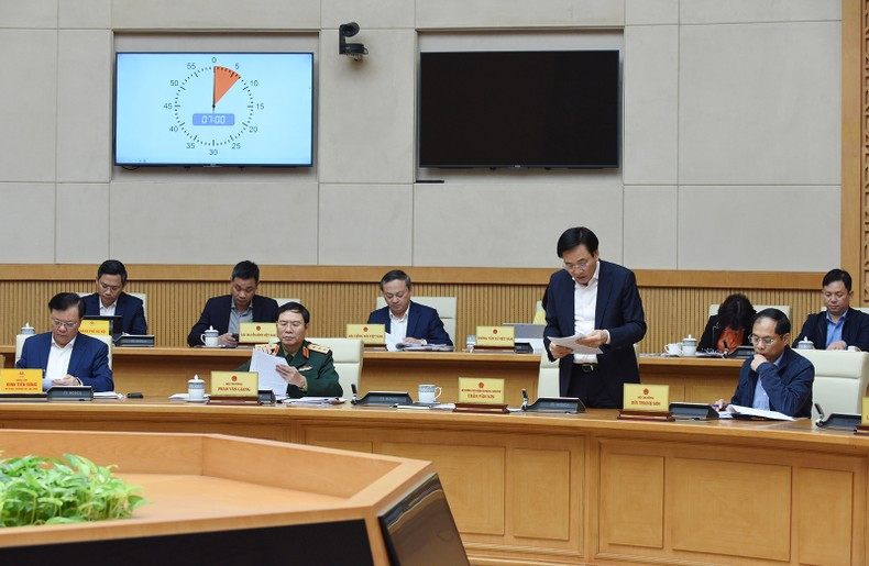 El ministro y jefe de la Oficina Gubernamental, Tran Van Son.