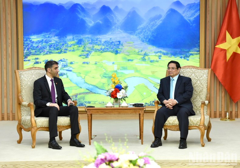 Minh Chinh valoró la visita de Al Zeyoudi, su segunda a Vietnam, así como los esfuerzos mutuos por negociar el Acuerdo de Asociación Económica Integral (CEPA).