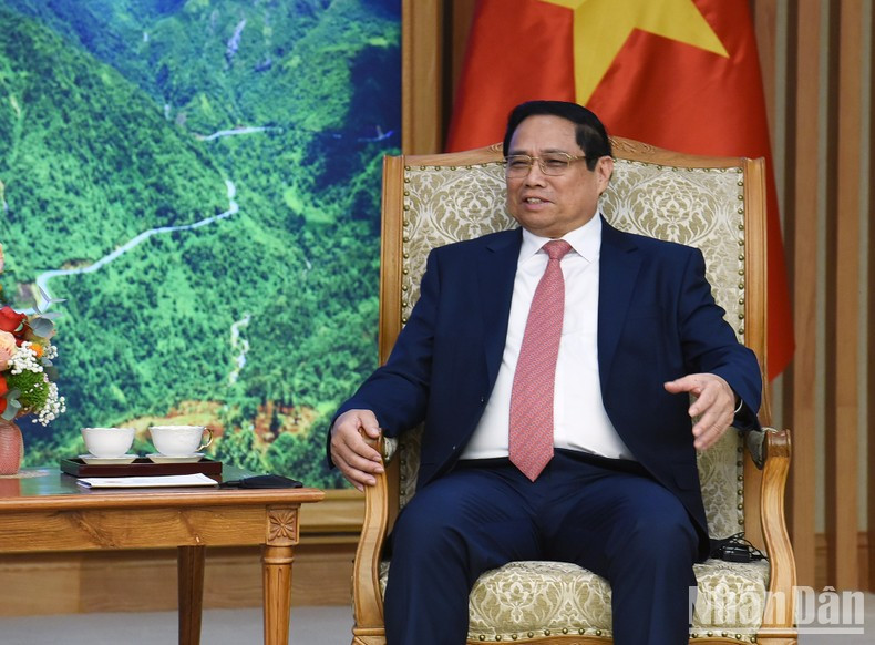 El dirigente anfitrión da palabras. El dirigente anfitrión da palabras.