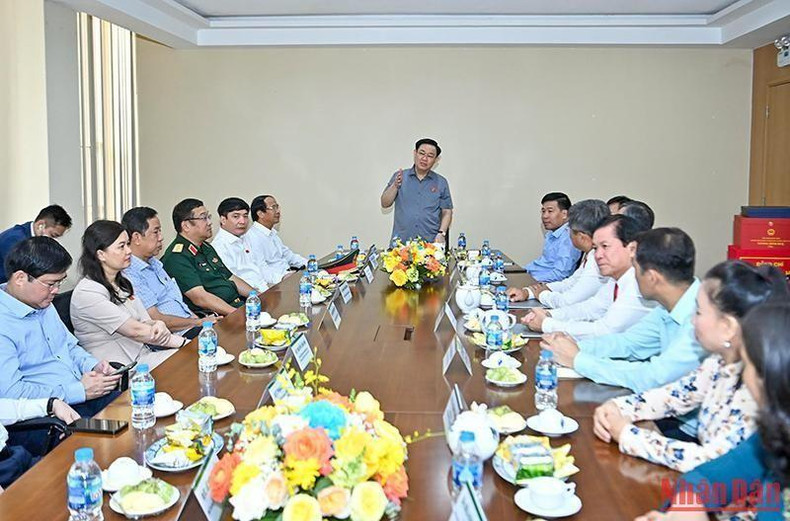 El presidente de la ANV habla en una reunión de trabajo sostenida en la ocasión.