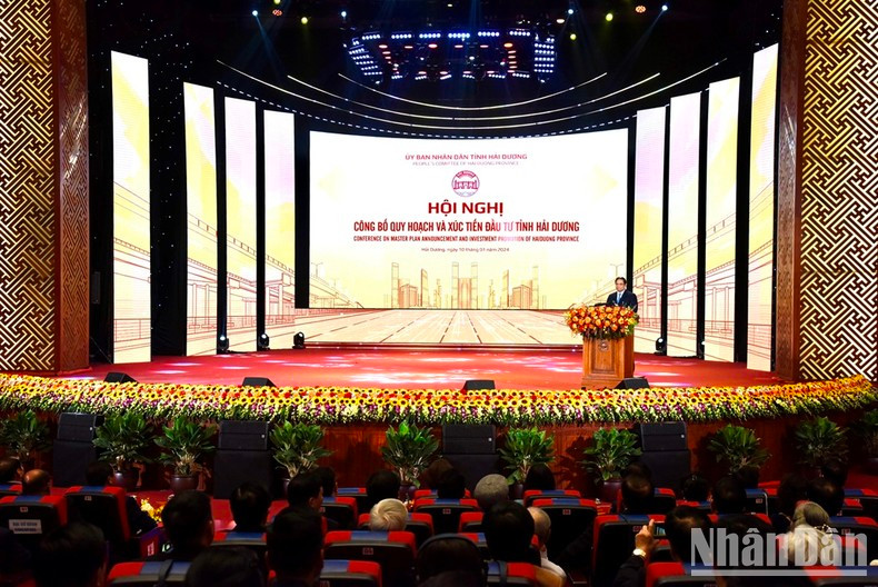 En su discurso, el primer ministro Pham Minh Chinh pide implementar la planificación en consonancia con las pautas del Partido y la ley. En su discurso, el primer ministro Pham Minh Chinh pide implementar la planificación en consonancia con las pautas del Partido y la ley.