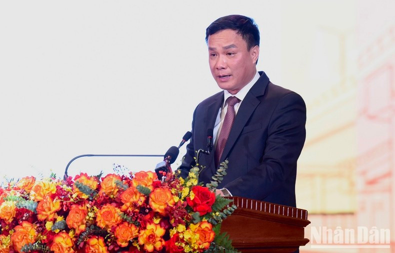 El presidente del Comité Popular de Hai Duong, Trieu The Hung. El presidente del Comité Popular de Hai Duong, Trieu The Hung.