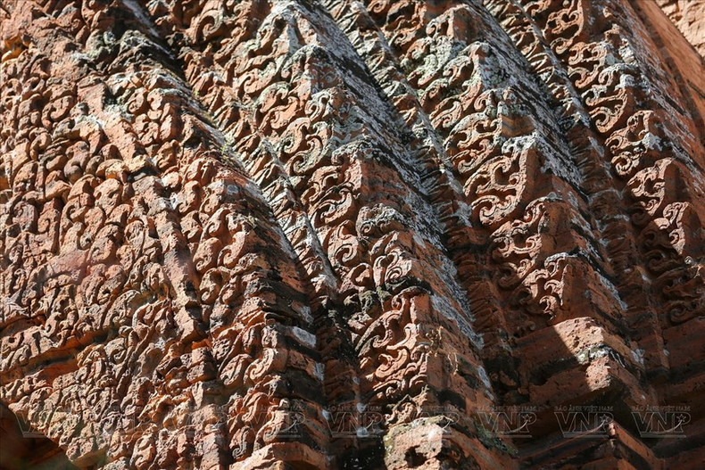 Patrones exquisitos en el techo de la torre.