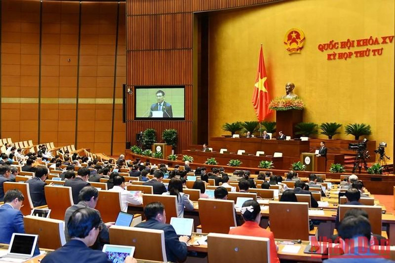 Los diputados escuchan peticiones, informes y resúmenes de inspección presentados por los ministros y jefes de las Comisiones de la ANV. Los diputados escuchan peticiones, informes y resúmenes de inspección presentados por los ministros y jefes de las Comisiones de la ANV.