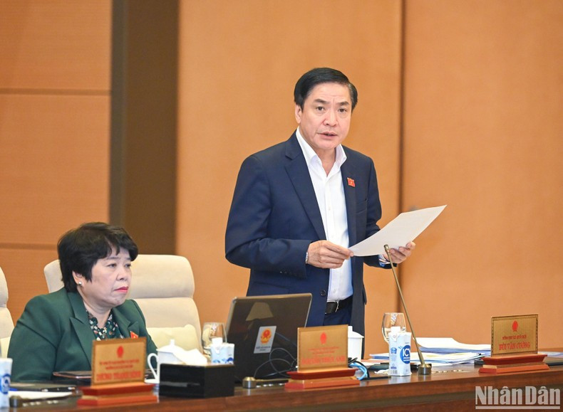 El secretario general y presidente de la Oficina Parlamentaria, Bui Van Cuong. El secretario general y presidente de la Oficina Parlamentaria, Bui Van Cuong.