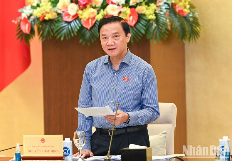 El vicepresidente de la Asamblea Nacional Nguyen Khac Dinh.