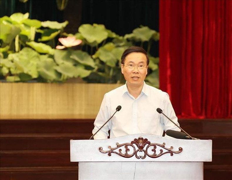 El compañero Vo Van Thuong interviene en la sesión. El compañero Vo Van Thuong interviene en la sesión.