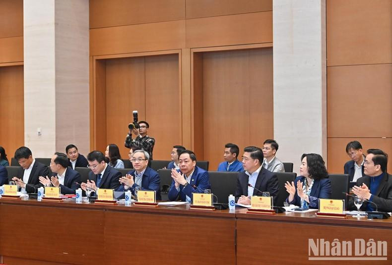 Autoridades de los Ministerios y sectores participantes. Autoridades de los Ministerios y sectores participantes.