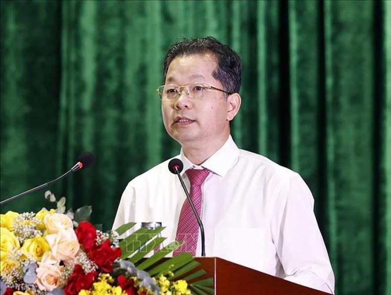 Nguyen Van Quang, miembro del Comité Central del Partido y secretario del Comité partidista en la ciudad anfitriona, pronuncia el discurso inaugural del evento.