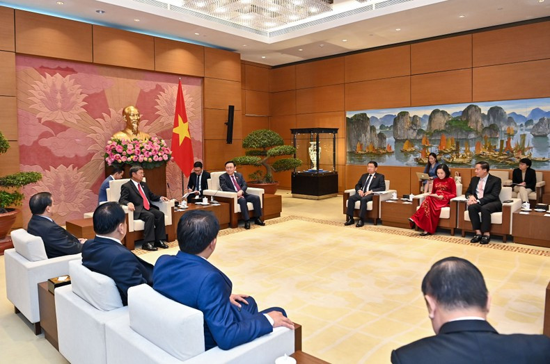 Panorama de la cita, efectuada en la Casa Parlamentaria de Vietnam. Panorama de la cita, efectuada en la Casa Parlamentaria de Vietnam.