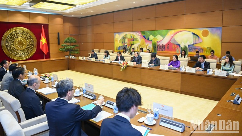 Panorama del encuentro. Panorama del encuentro.