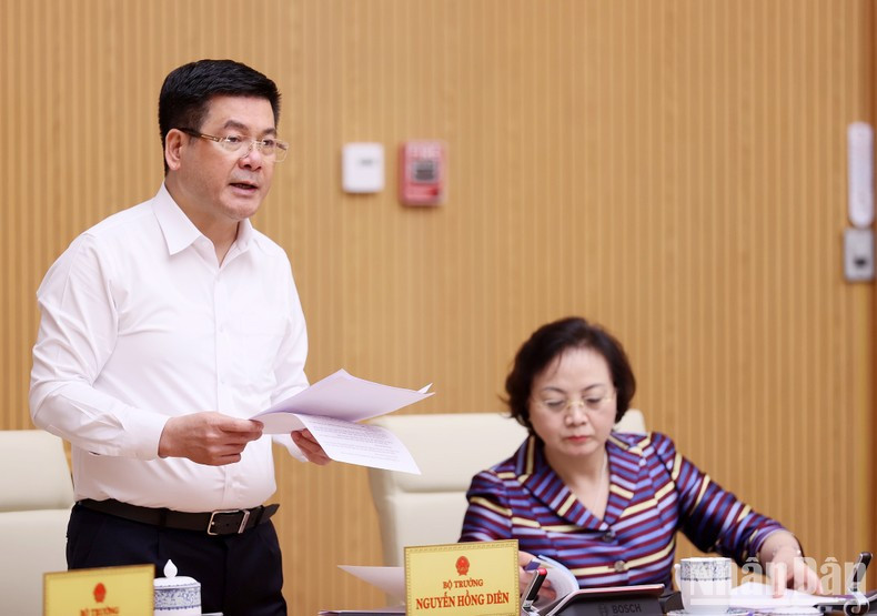 El ministro de Industria y Comercio, Nguyen Hong Dien. El ministro de Industria y Comercio, Nguyen Hong Dien.