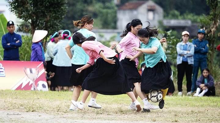 Los partidos están muy reñidos. Los partidos están muy reñidos.