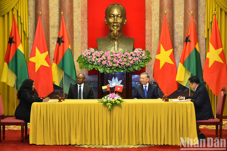 La firma del memorando de entendimiento sobre la cooperación en agricultura. La firma del memorando de entendimiento sobre la cooperación en agricultura.