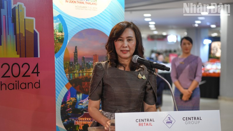 La gobernadora interina de Udon Thani, Ranida Laungthitisakul. La gobernadora interina de Udon Thani, Ranida Laungthitisakul.