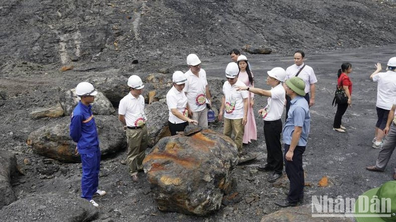 La delegación de expertos evalúa la zona baja de Na Duong y Loc Binh (Lang Son). La delegación de expertos evalúa la zona baja de Na Duong y Loc Binh (Lang Son).