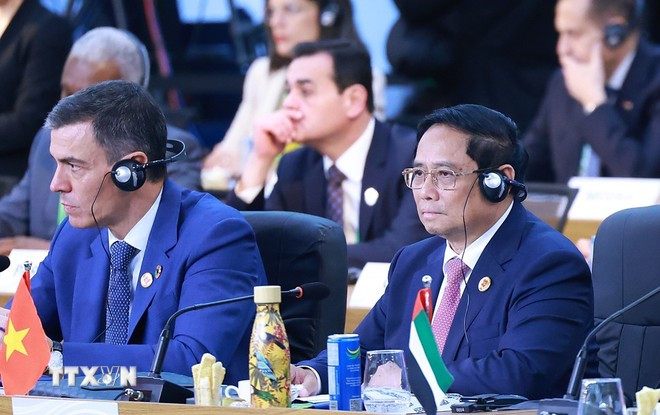 El jefe del Gobierno vietnamita Pham Minh Chinh asiste al evento.