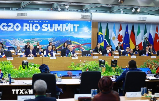 En la sesión de debate sobre el desarrollo sostenible y la transición energética.