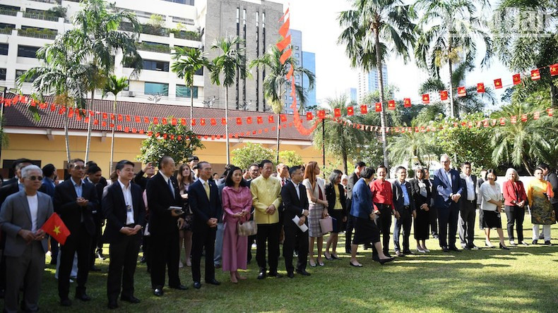 Una nutrida participación de delegados tailandeses e internacionales asiste a la cita.