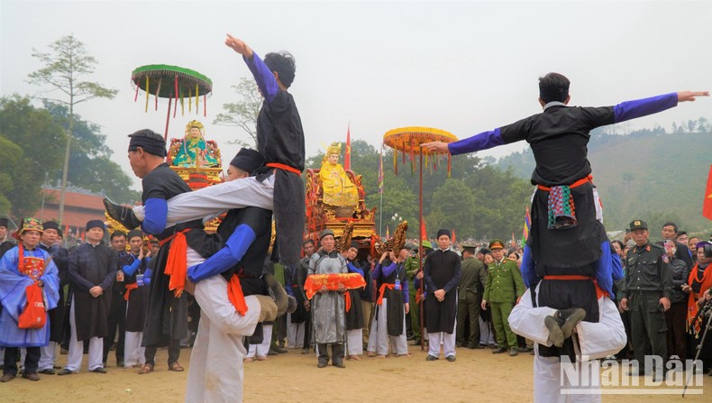 Actuación artística en el Festival. Actuación artística en el Festival.