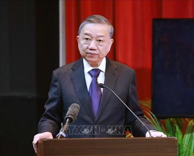 El secretario general del Partido Comunista de Vietnam, To Lam, pronuncia un discurso político en la Universidad de Malaya (Fuente: VNA)