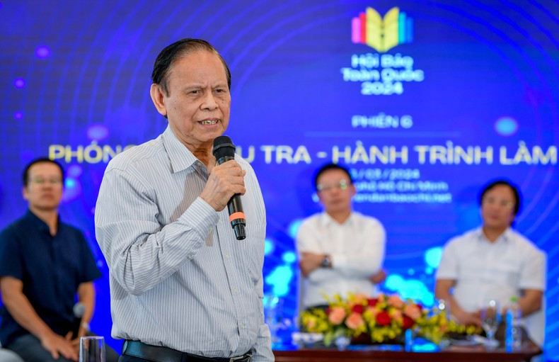 El periodista Hong Vinh, ex redactor jefe del diario Nhan Dan, afirma que toda la sociedad presta mucha atención a las cosas útiles que los periodistas pueden aportar al pueblo. El periodista Hong Vinh, ex redactor jefe del diario Nhan Dan, afirma que toda la sociedad presta mucha atención a las cosas útiles que los periodistas pueden aportar al pueblo.