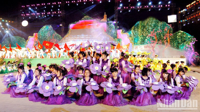 El Festival de las Flores de Da Lat contribuye a elevar la marca «Da Lat, Ciudad de las Flores de Vietnam». El Festival de las Flores de Da Lat contribuye a elevar la marca «Da Lat, Ciudad de las Flores de Vietnam».