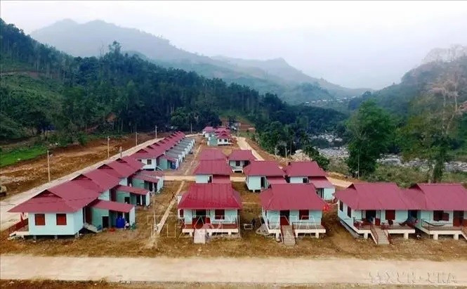 Muchas casas temporales fueron reconstruirdas en el distrito de Nam Tra My, provincia de Quang Nam. (Foto: VNA) Muchas casas temporales fueron reconstruirdas en el distrito de Nam Tra My, provincia de Quang Nam. (Foto: VNA)