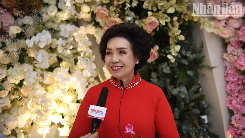 La nueva jefa del Comité de Mujeres vietnamitas en Tailandia, Dinh Thi Kim Loan. La nueva jefa del Comité de Mujeres vietnamitas en Tailandia, Dinh Thi Kim Loan.