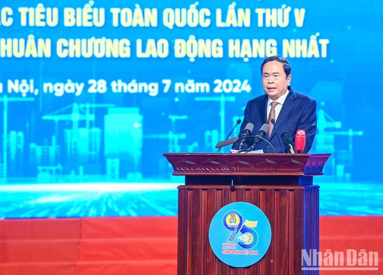 El presidente de la Asamblea Nacional de Vietnam, Tran Thanh Man, habla en el evento. El presidente de la Asamblea Nacional de Vietnam, Tran Thanh Man, habla en el evento.