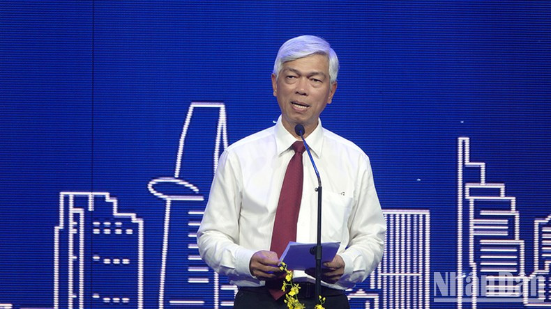El vicepresidente del Comité Popular de Ciudad Ho Chi Minh Vo Van Hoan. El vicepresidente del Comité Popular de Ciudad Ho Chi Minh Vo Van Hoan.