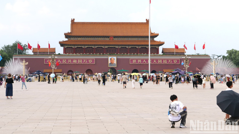 Plaza de Tiananmen está lista para la ceremonia oficial de bienvenida del secretario general del Partido Comunista y presidente de Vietnam, To Lam. Plaza de Tiananmen está lista para la ceremonia oficial de bienvenida del secretario general del Partido Comunista y presidente de Vietnam, To Lam.
