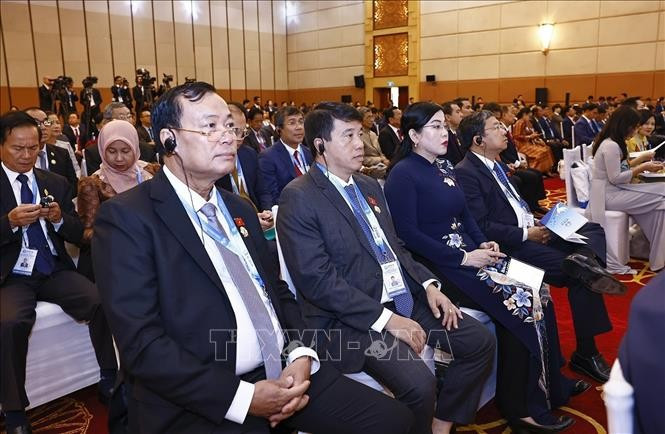 Asistentes vietnamitas. Asistentes vietnamitas.