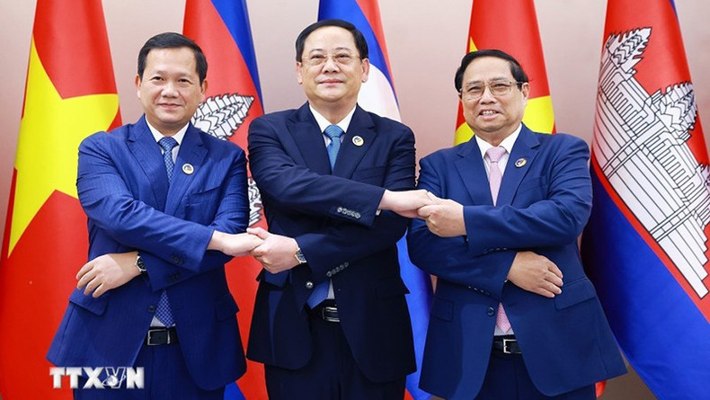 Los primeros ministros de Vietnam, Pham Minh Chinh; de Laos, Sonexay Siphandone; y de Camboya, Hun Manet (de la derecha a la izquierda). Los primeros ministros de Vietnam, Pham Minh Chinh; de Laos, Sonexay Siphandone; y de Camboya, Hun Manet (de la derecha a la izquierda).