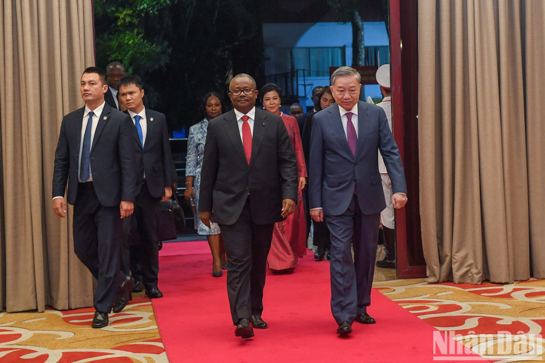 Los dirigentes llegan al evento. Los dirigentes llegan al evento.