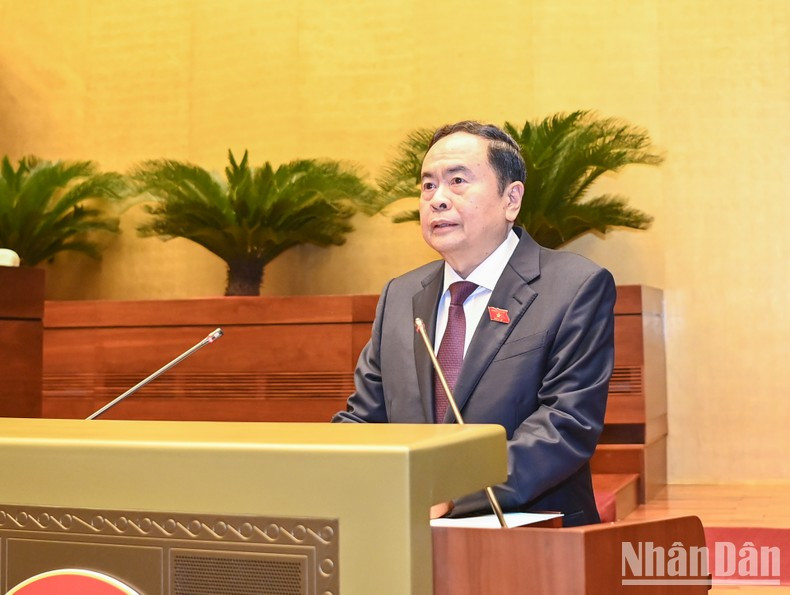 El presidente de la Asamblea Nacional, Tran Thanh Man, pronuncia el discurso inaugural. El presidente de la Asamblea Nacional, Tran Thanh Man, pronuncia el discurso inaugural.