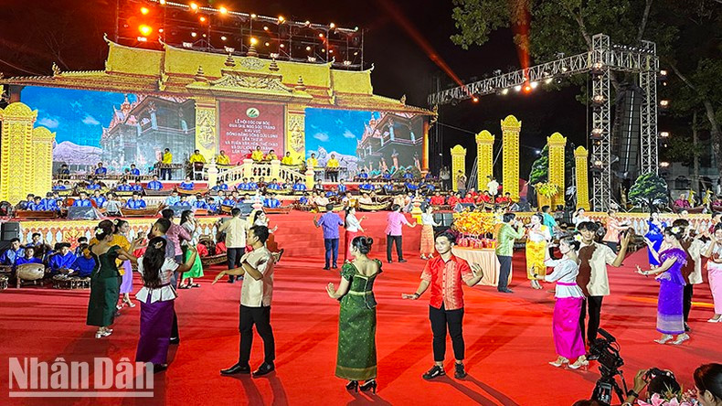 En la actualidad, la música Ngu Am se interpreta en las actividades comunitarias. En la actualidad, la música Ngu Am se interpreta en las actividades comunitarias.